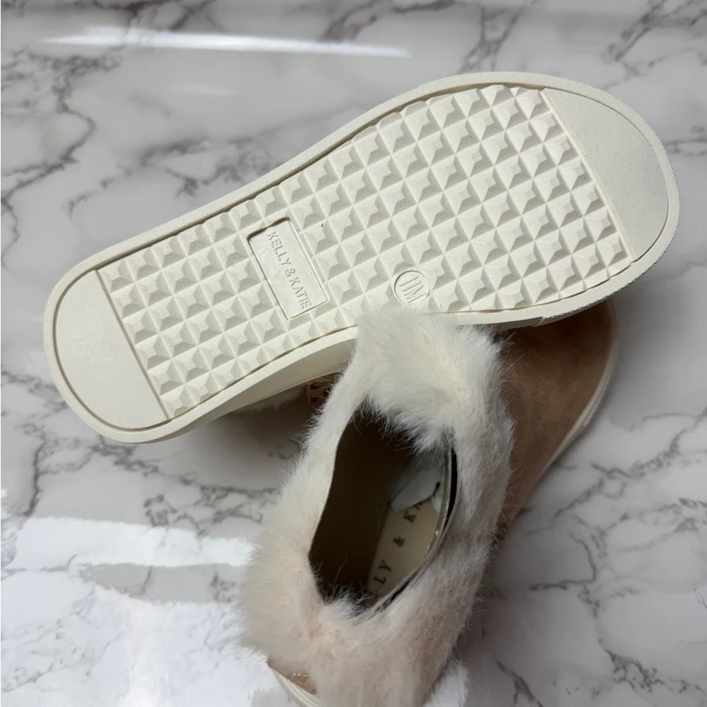 Kids Kelly & Katie Beige Suede Boots with White Fur US Size 11